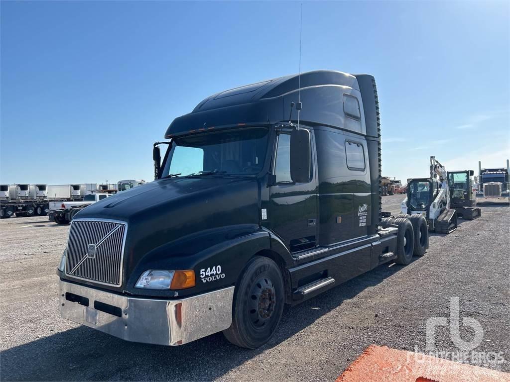 Volvo VNL 780 وحدات الجر