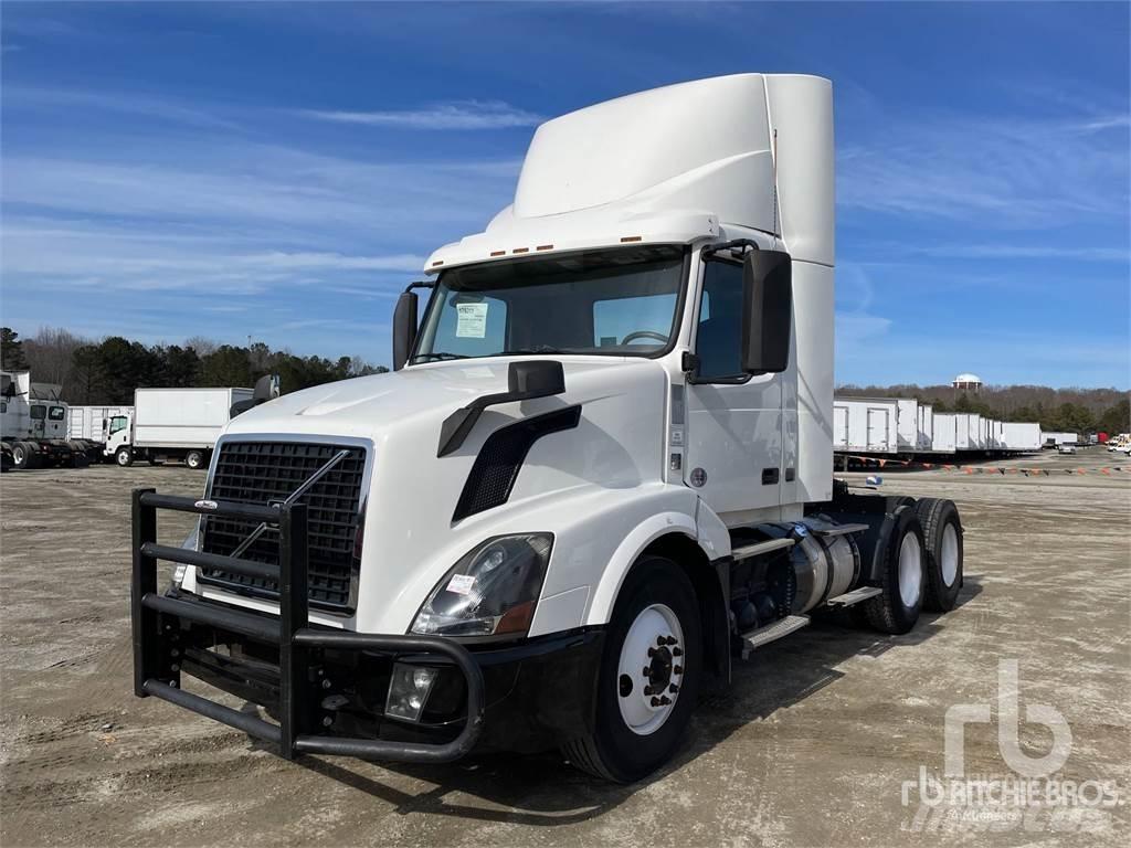 Volvo VNL300 وحدات الجر