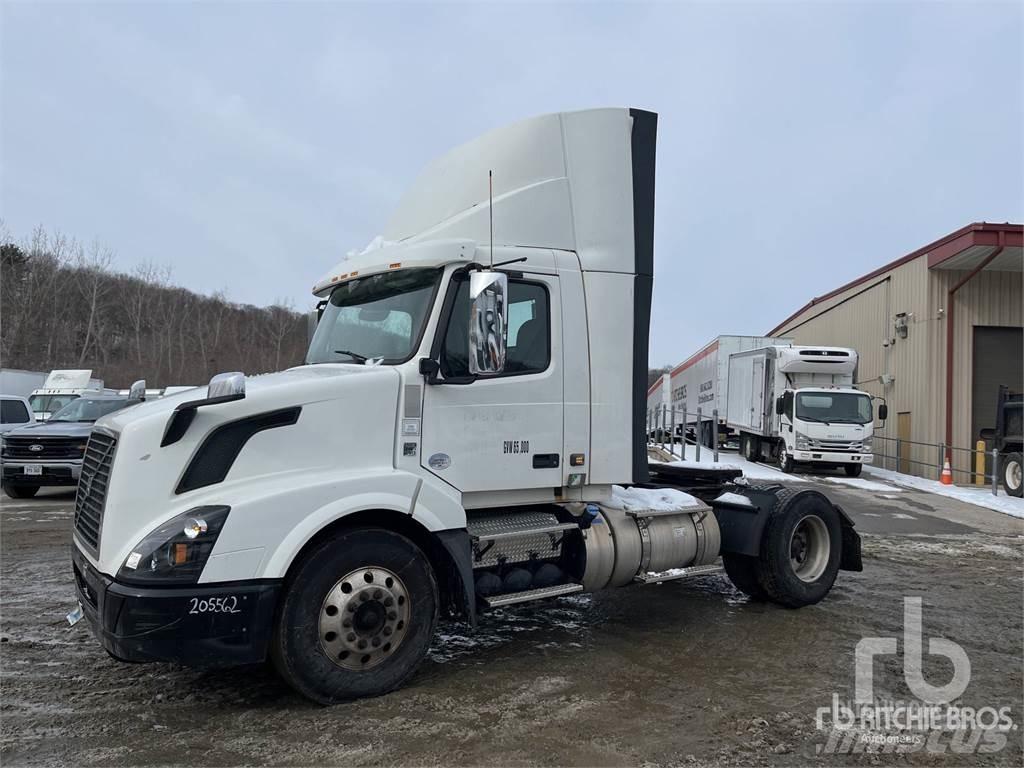 Volvo VNL300 وحدات الجر