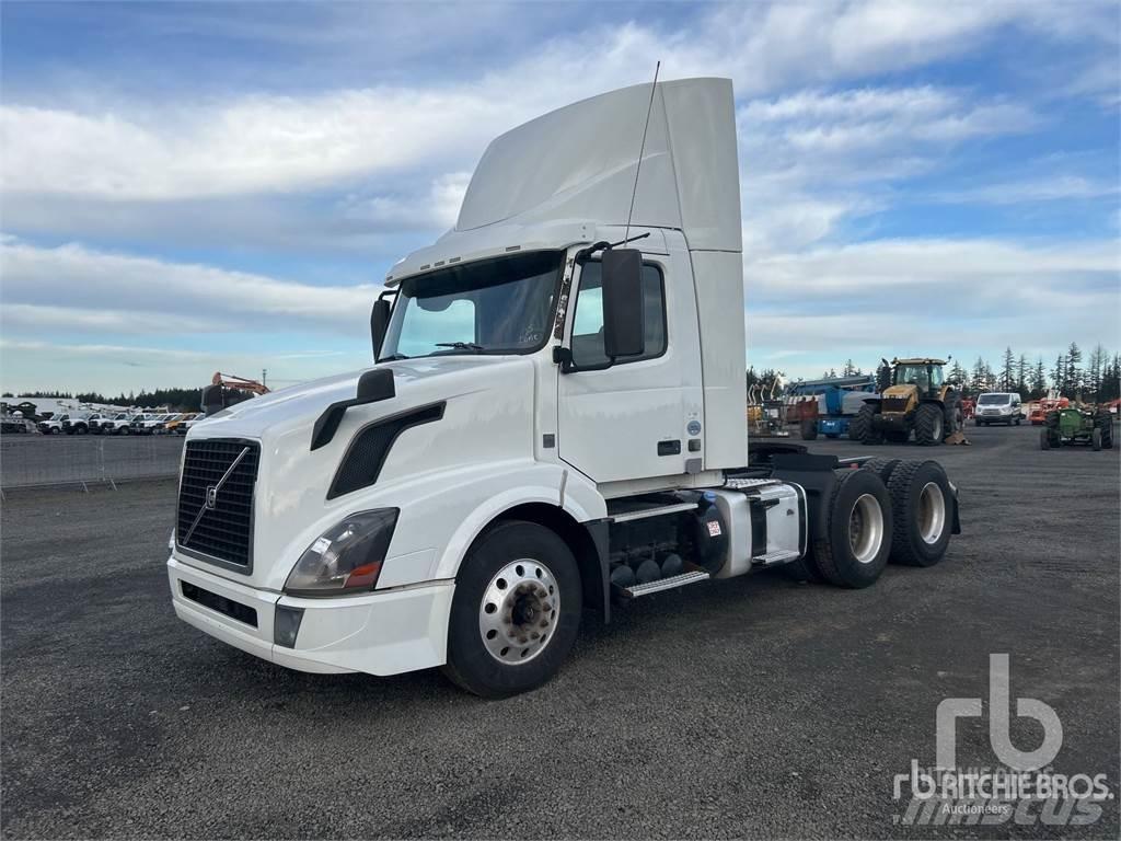 Volvo VNL300 وحدات الجر