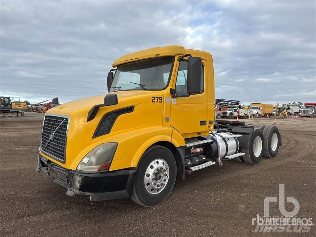 Volvo VNL300 وحدات الجر