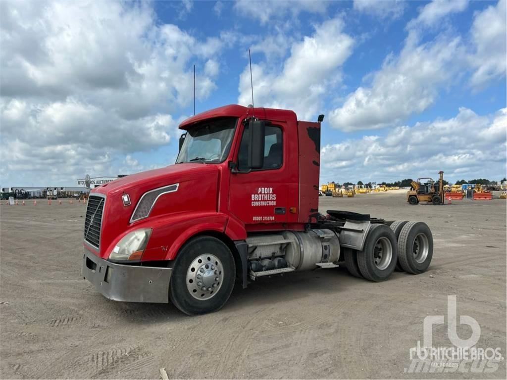 Volvo VNL300 وحدات الجر
