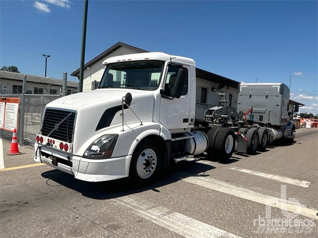 Volvo VNL300 وحدات الجر