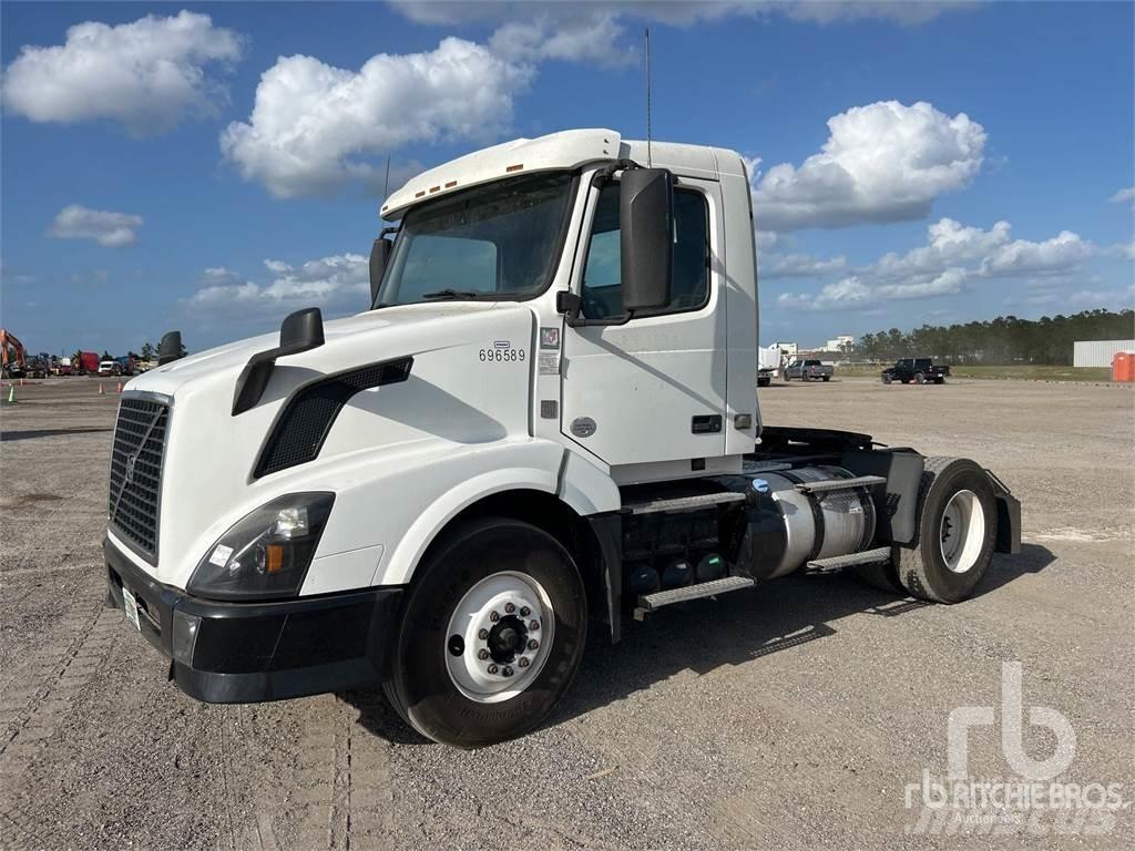 Volvo VNL300 وحدات الجر