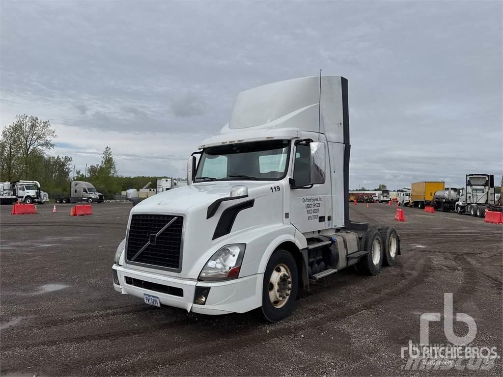 Volvo VNL300 وحدات الجر