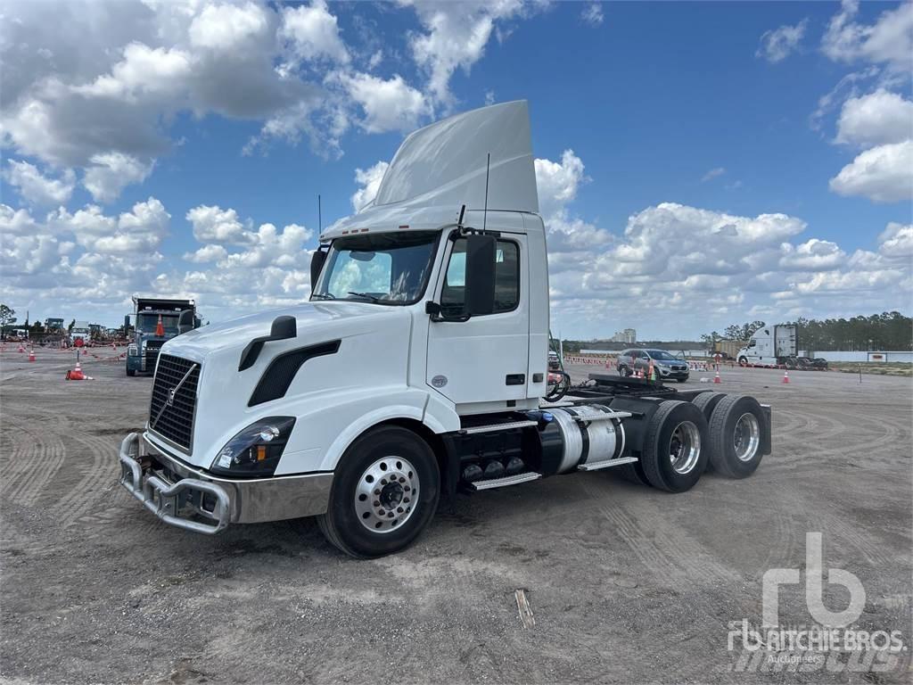 Volvo VNL300 وحدات الجر
