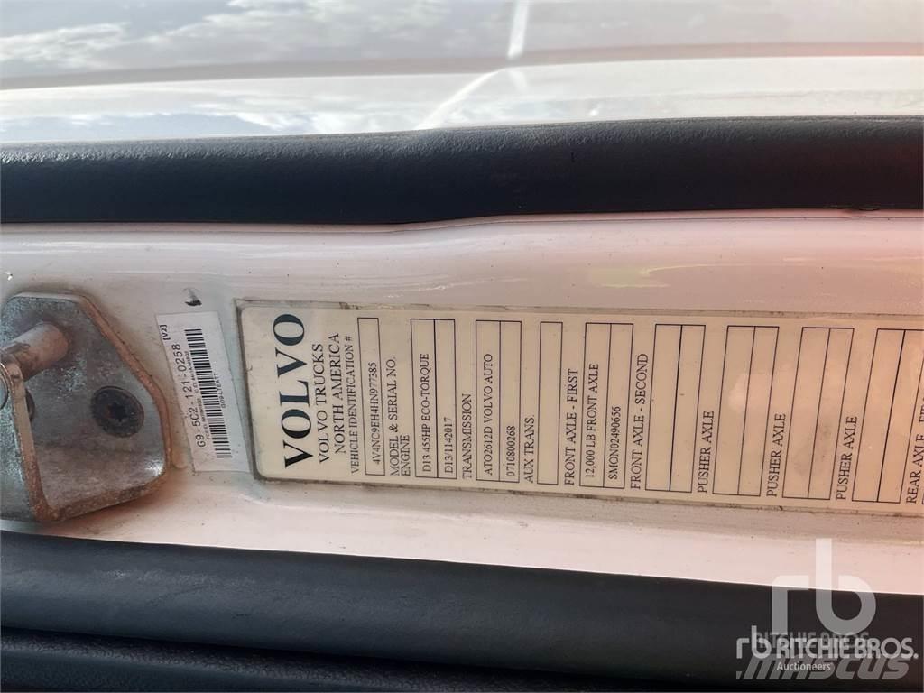 Volvo VNL64 وحدات الجر