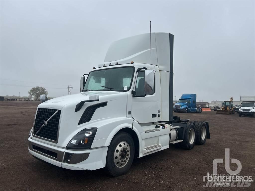 Volvo VNL64 وحدات الجر