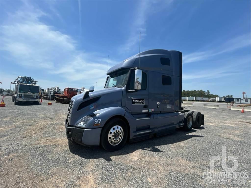 Volvo VNL64T760 وحدات الجر