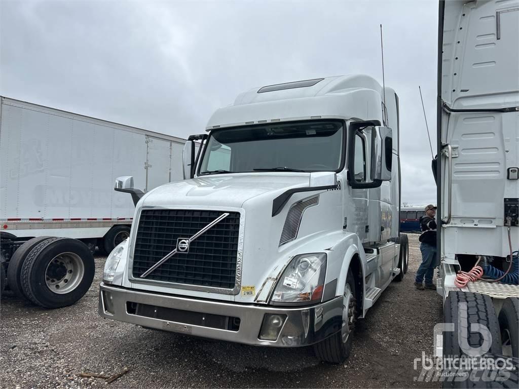 Volvo VNL670 وحدات الجر