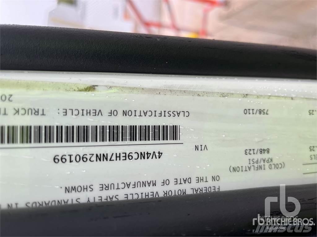 Volvo VNL760 وحدات الجر