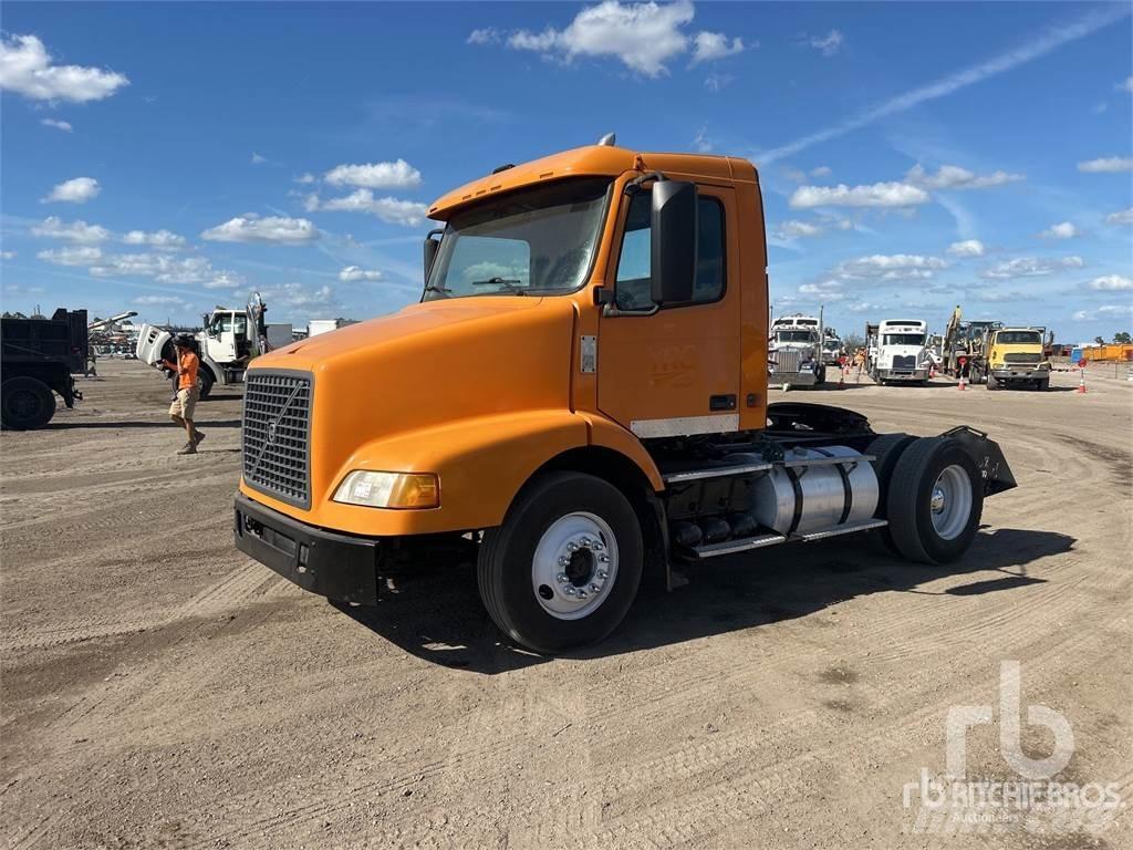 Volvo VNM200 وحدات الجر