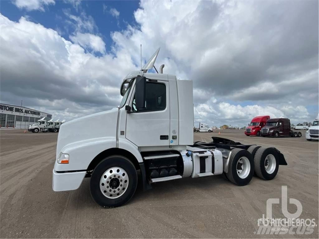Volvo VNM200 وحدات الجر