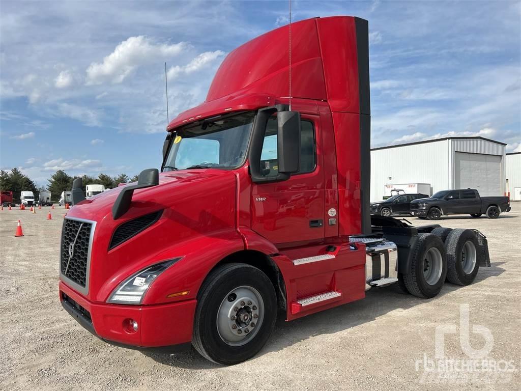 Volvo VNR وحدات الجر