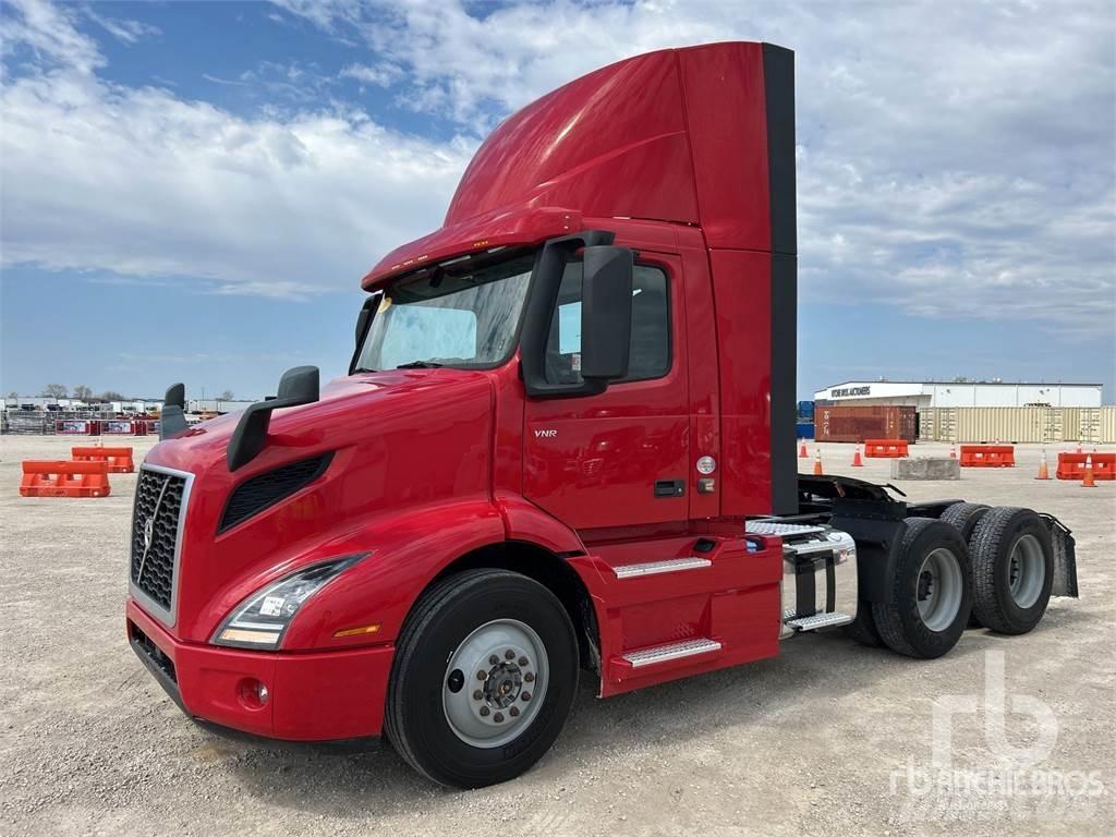 Volvo VNR وحدات الجر