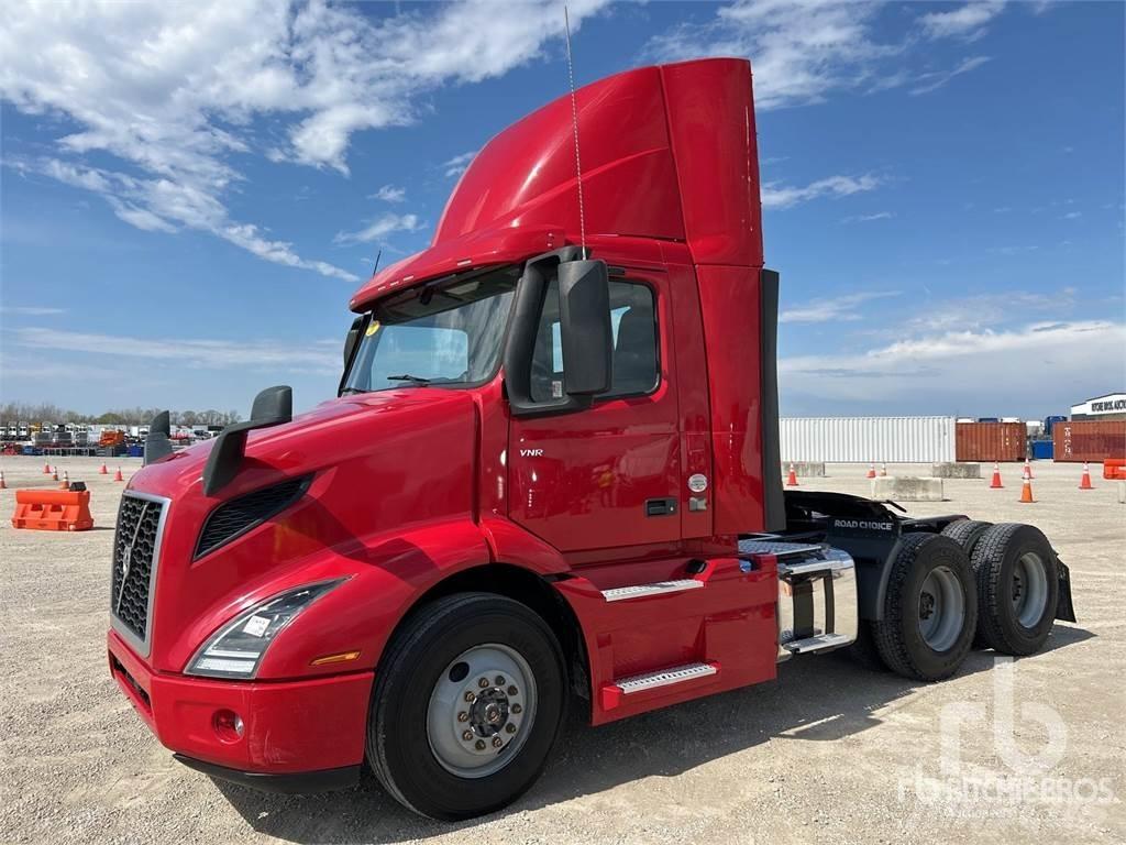 Volvo VNR وحدات الجر
