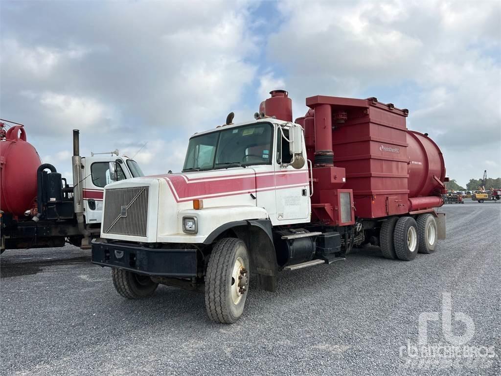 Volvo WG64F شاحنات مزدوجة / خلخلة