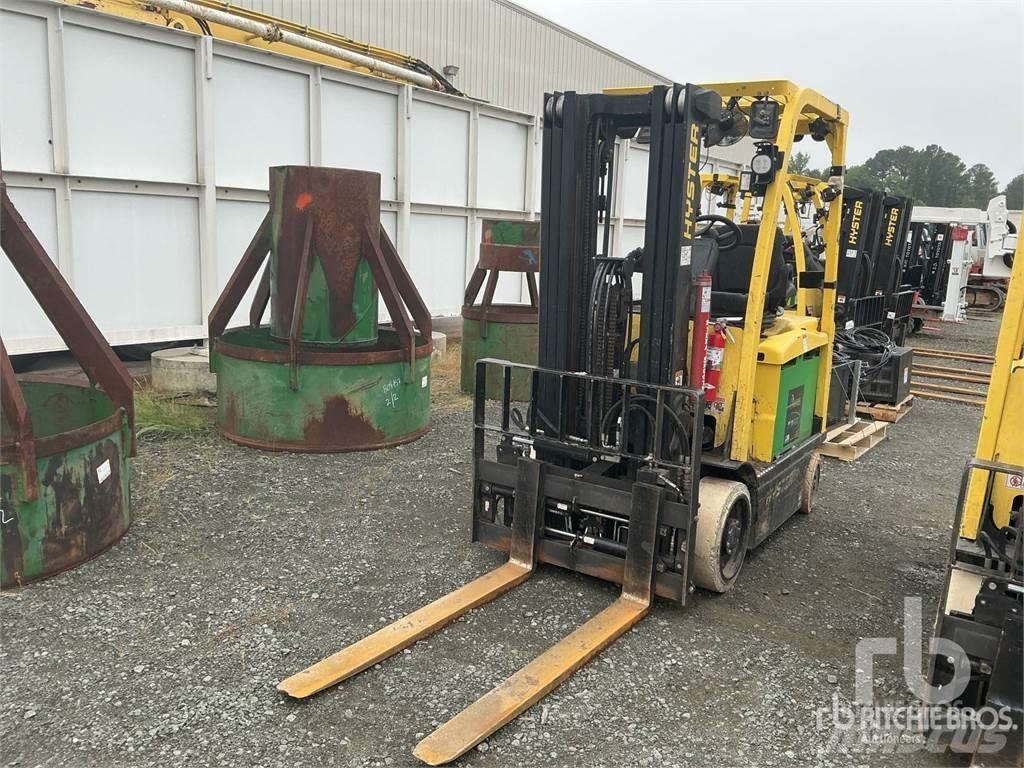 Yale E50XN شاحنات ذات رافعات شوكية تعمل بالكهرباء