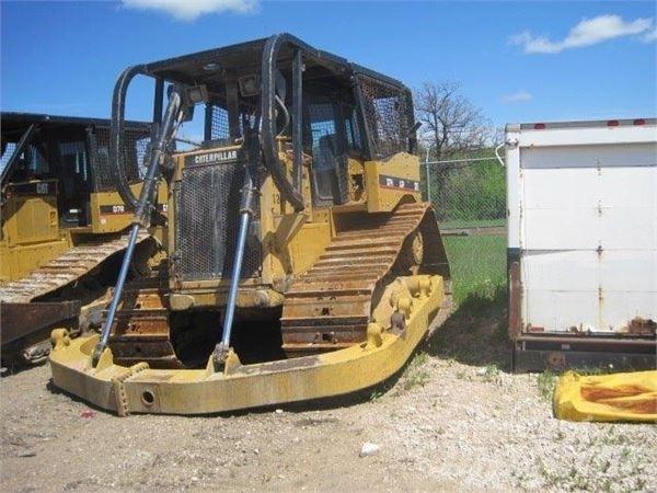 CAT D7H LGP بلدوزرات مجنزرة