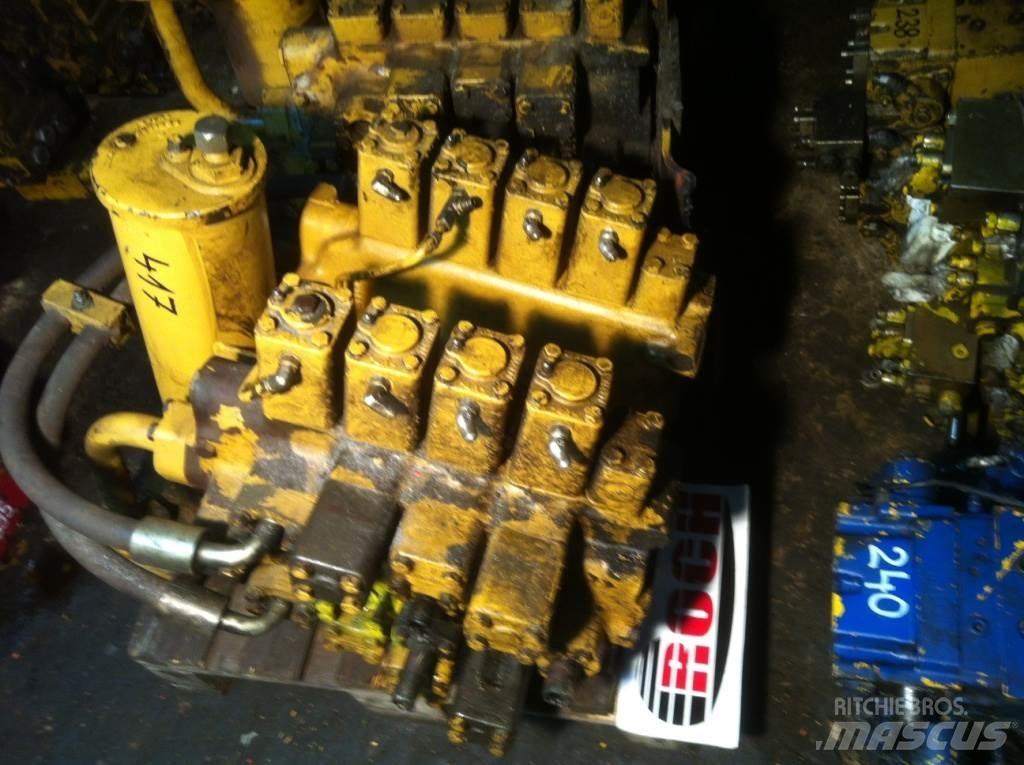 CAT 8J8712 + 8J8712 - 8 SEKCYJNY هيدروليات