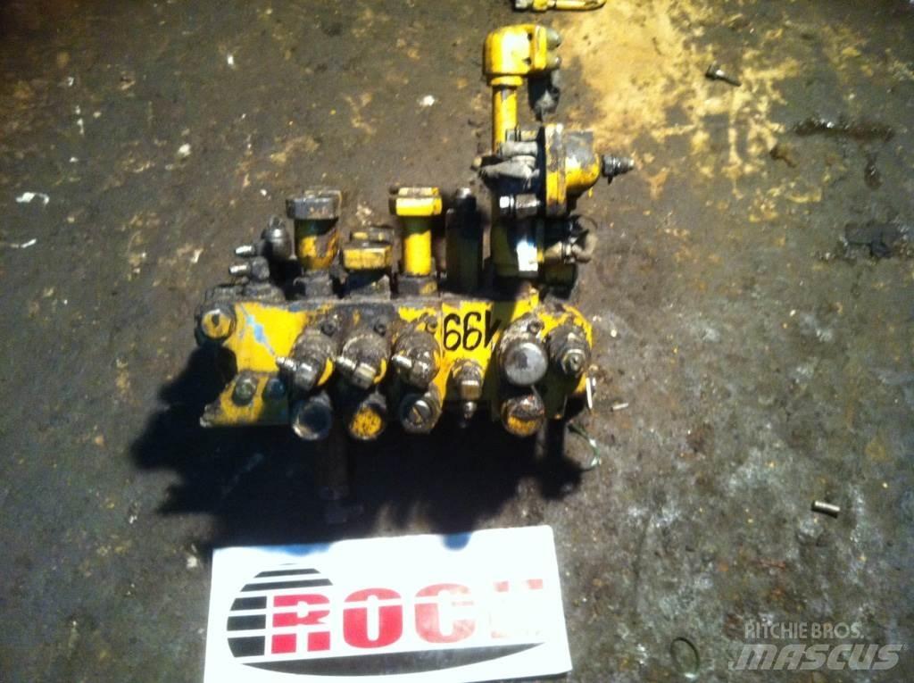 Komatsu 76B3-002 - 4 SEKCYJNY هيدروليات