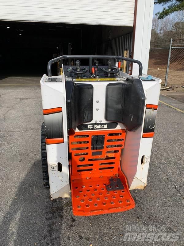Bobcat MT100 لوادر زحافة