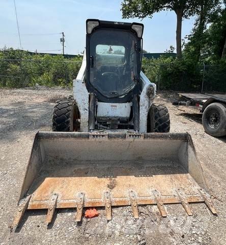 Bobcat S650 لوادر انزلاقية التوجيه