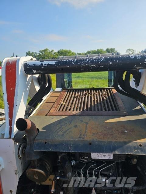 Bobcat T650 لوادر زحافة