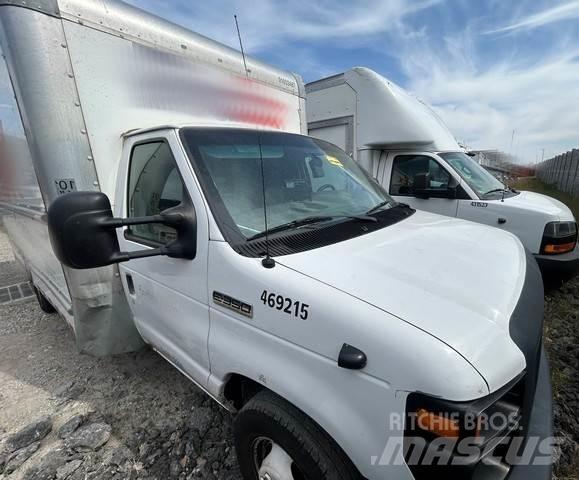 Ford E-350 شاحنات ذات هيكل صندوقي
