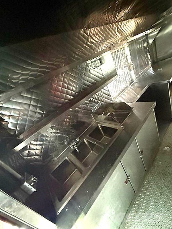 Ford E-350 شاحنات ذات هيكل صندوقي