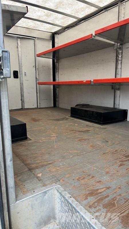 Ford E350 شاحنات ذات هيكل صندوقي