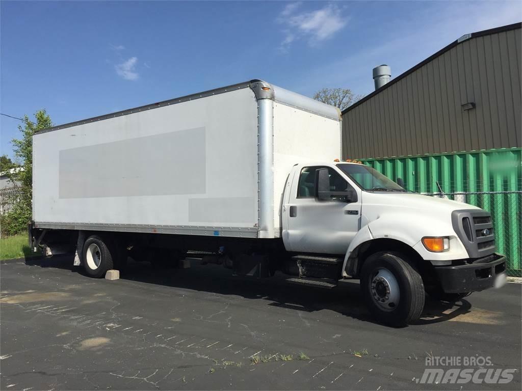 Ford F750 شاحنات ذات هيكل صندوقي