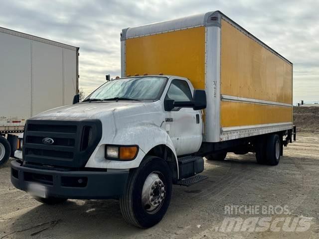 Ford F750 شاحنات ذات هيكل صندوقي