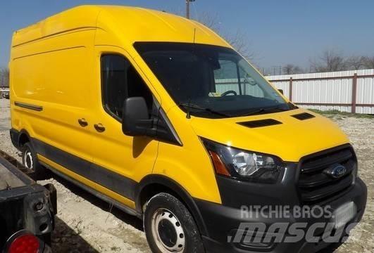 Ford Transit 250 شاحنات أخرى