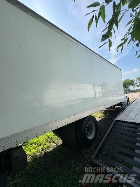 Freightliner M2 شاحنات ذات هيكل صندوقي