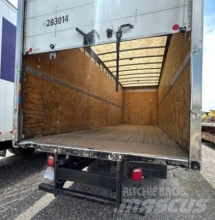 Freightliner M2 شاحنات ذات هيكل صندوقي