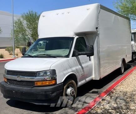 GMC Savana 4500 شاحنات ذات هيكل صندوقي