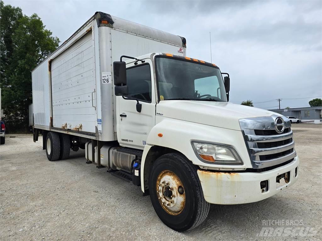 Hino 268 شاحنات ذات هيكل صندوقي