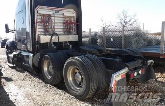 Kenworth T680 وحدات الجر