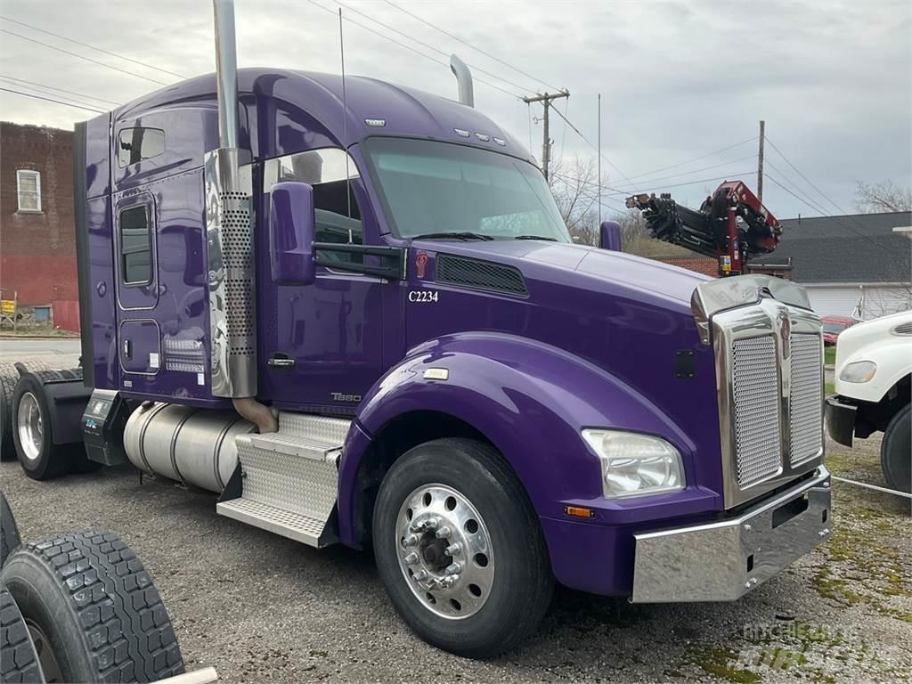 Kenworth T880 وحدات الجر