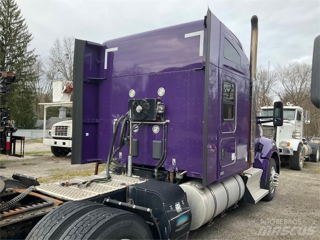 Kenworth T880 وحدات الجر