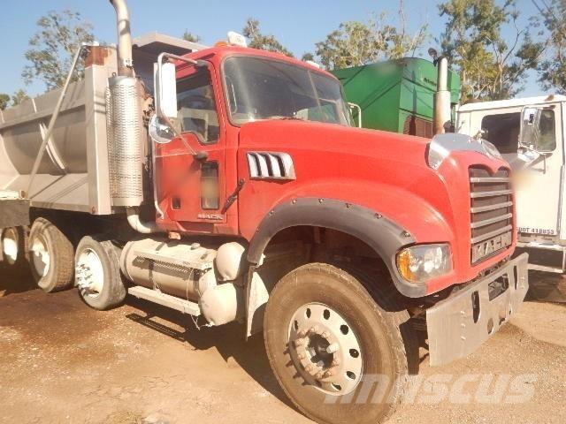 Mack GU713 شاحنات قلابة