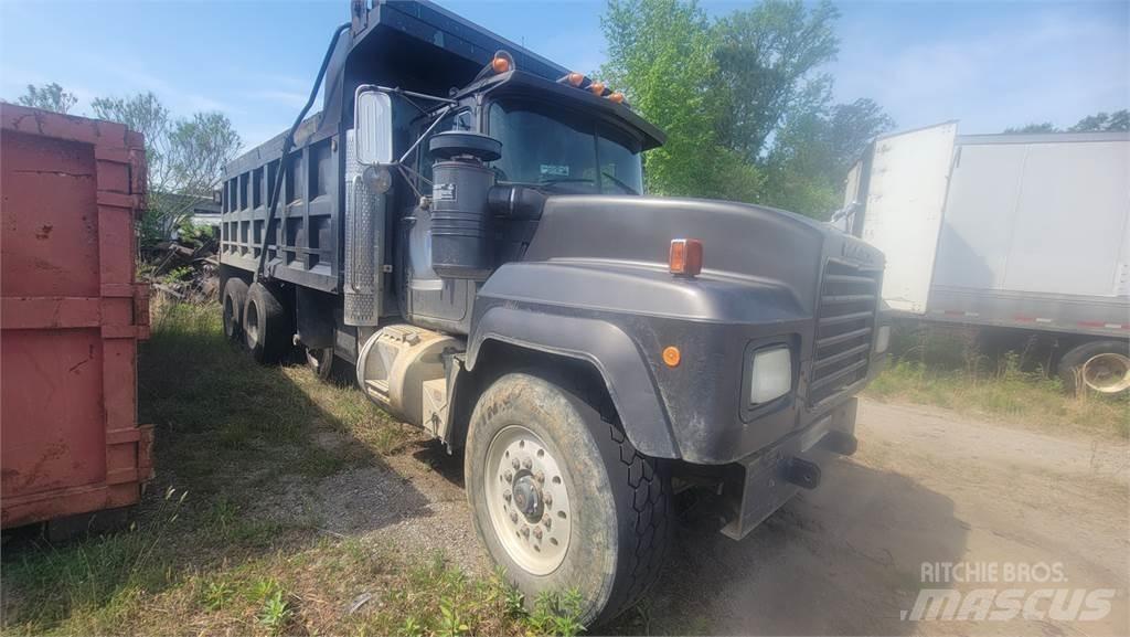 Mack RD6885 شاحنات قلابة