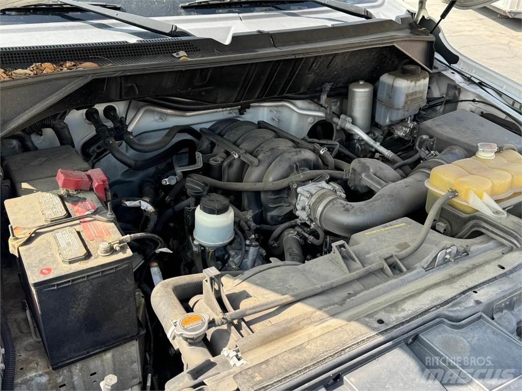 Nissan NV3500 HD هيكل صندوقي