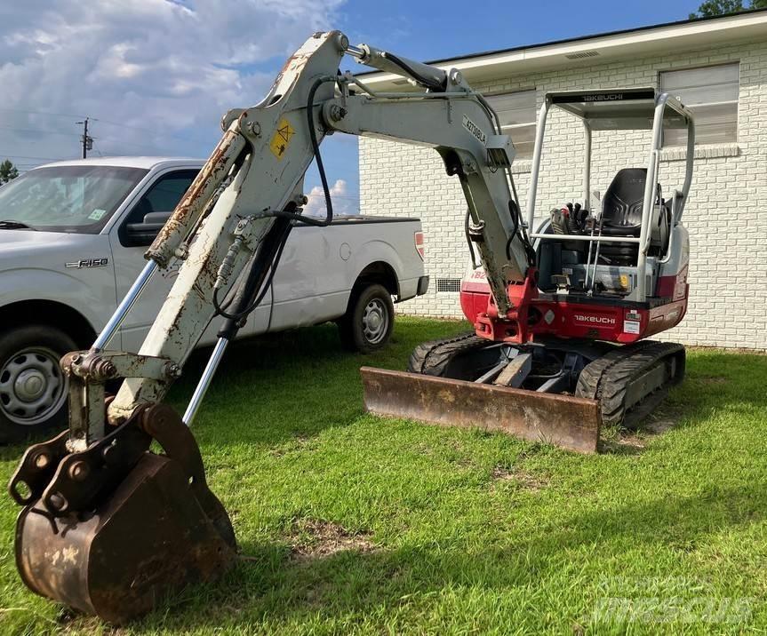Takeuchi TB240 حفارات وسط 7 طن - 12 طن