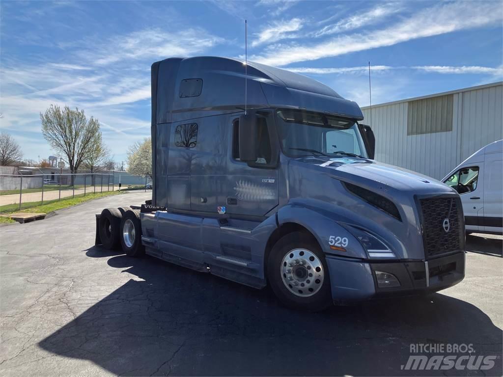 Volvo VNL 760 وحدات الجر