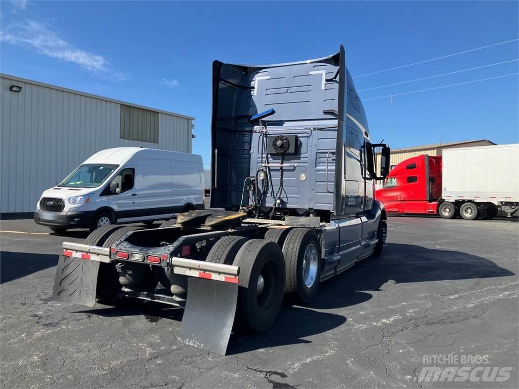 Volvo VNL 760 وحدات الجر
