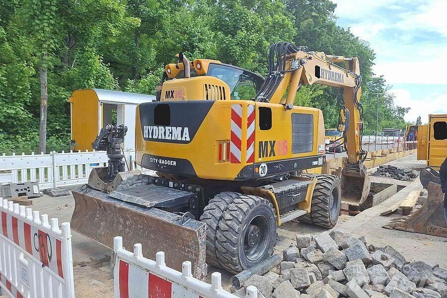 Hydrema MX 15 حفارات بعجل