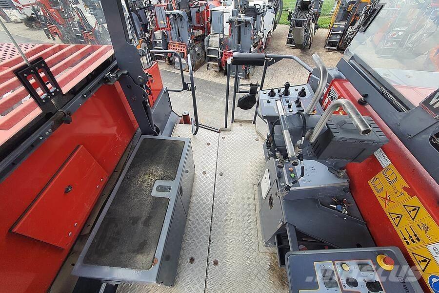 Wirtgen W 220 ماكينات الكشط البارد للأسفلت