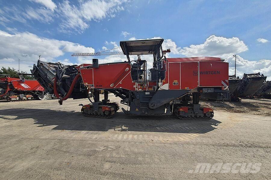 Wirtgen W 220 ماكينات الكشط البارد للأسفلت